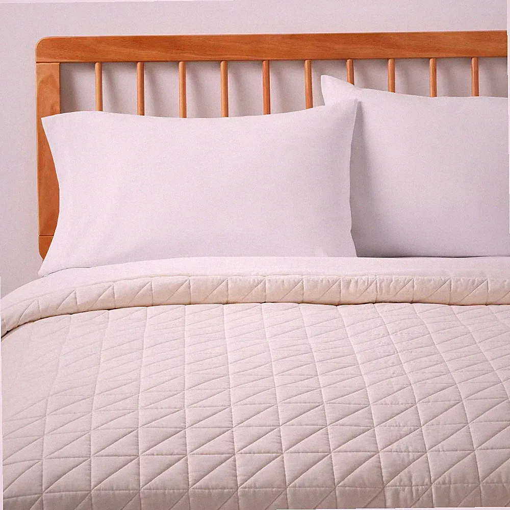 Full/Queen Microfiber Quilt Ivory - Room Essentials